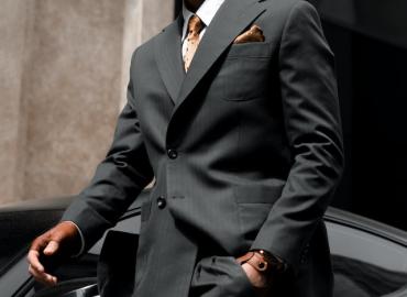 Dạo Phố Với Bộ Vest Nam Đơn Giản Không Cầu Kì